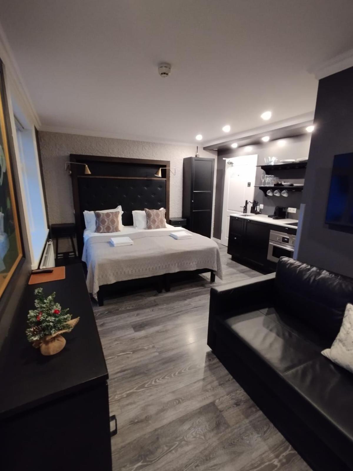 41 - อะ ทาวน์เฮาส์ โฮเต็ล Aparthotel เรคยาวิก ภายนอก รูปภาพ