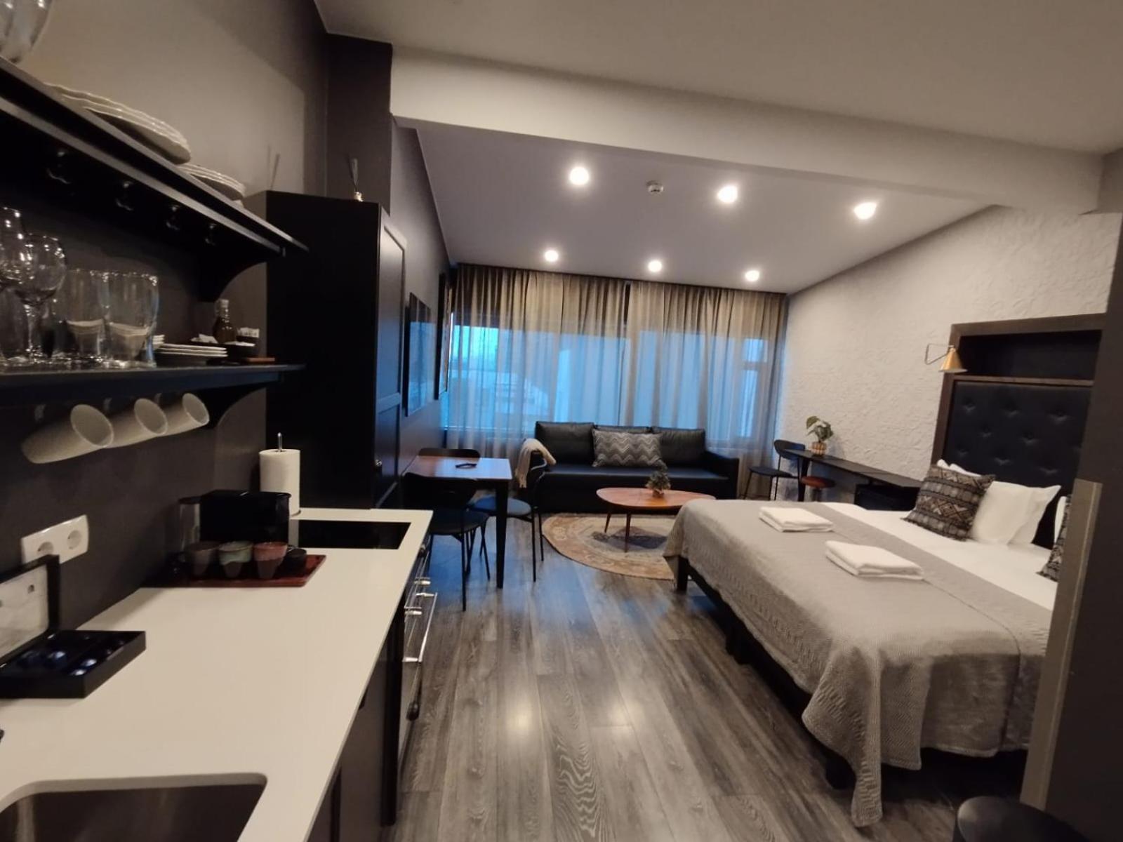41 - อะ ทาวน์เฮาส์ โฮเต็ล Aparthotel เรคยาวิก ภายนอก รูปภาพ