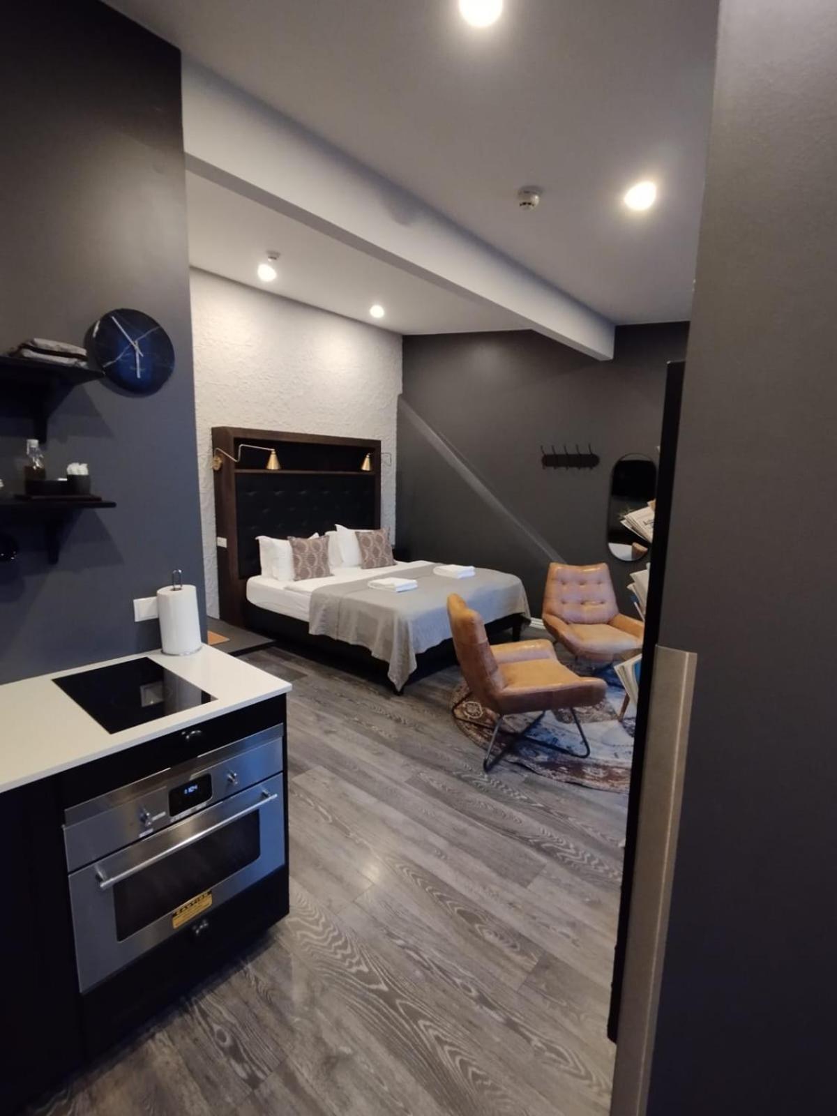 41 - อะ ทาวน์เฮาส์ โฮเต็ล Aparthotel เรคยาวิก ภายนอก รูปภาพ