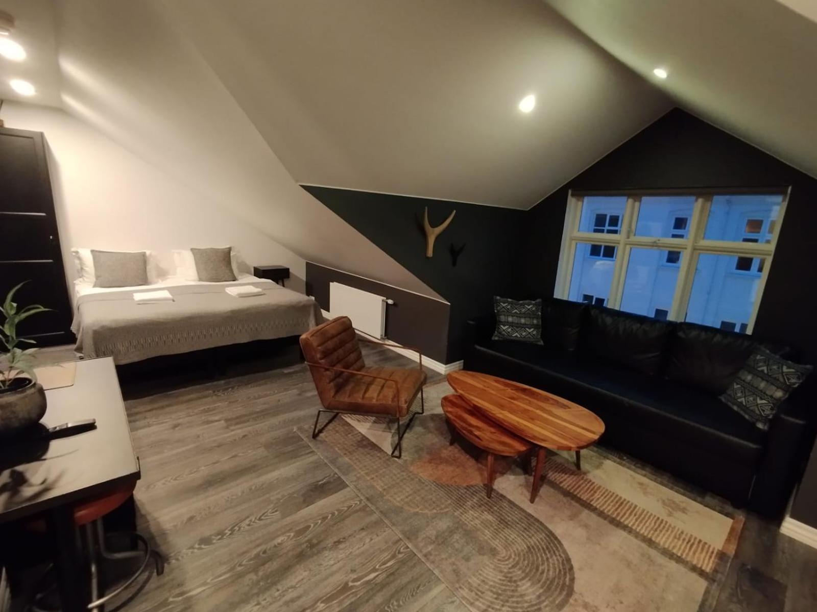 41 - อะ ทาวน์เฮาส์ โฮเต็ล Aparthotel เรคยาวิก ภายนอก รูปภาพ