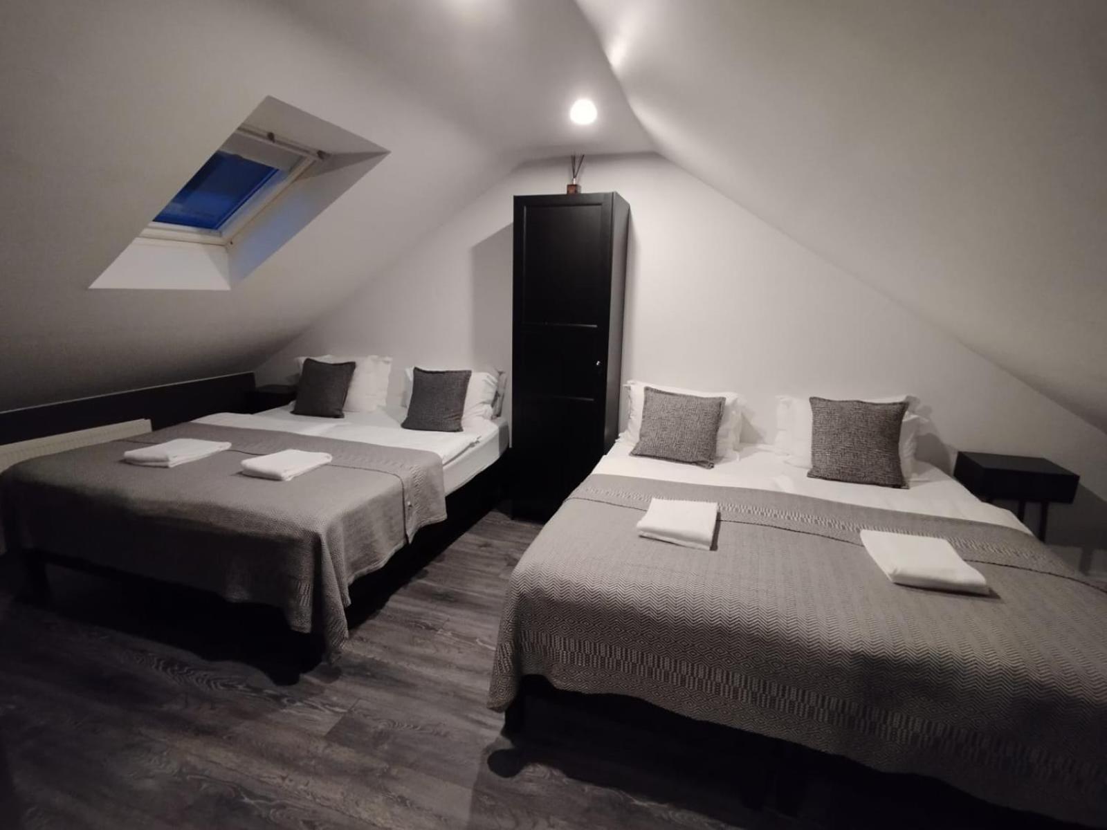 41 - อะ ทาวน์เฮาส์ โฮเต็ล Aparthotel เรคยาวิก ภายนอก รูปภาพ