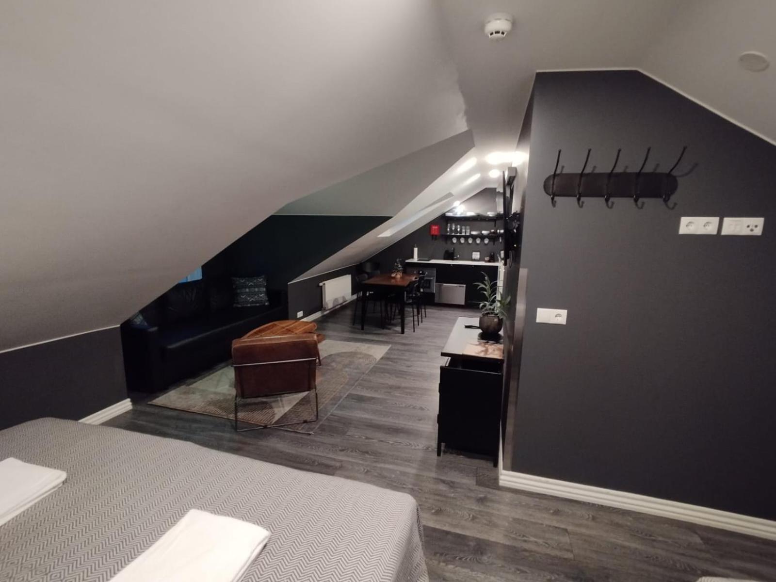 41 - อะ ทาวน์เฮาส์ โฮเต็ล Aparthotel เรคยาวิก ภายนอก รูปภาพ