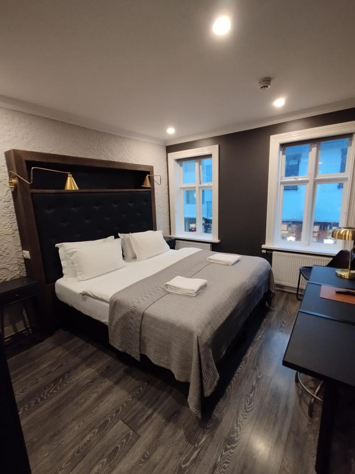 41 - อะ ทาวน์เฮาส์ โฮเต็ล Aparthotel เรคยาวิก ภายนอก รูปภาพ